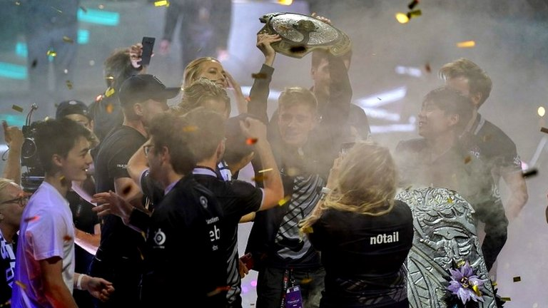 Conheça os jogadores profissionais eSports mais bem pagos do mundo